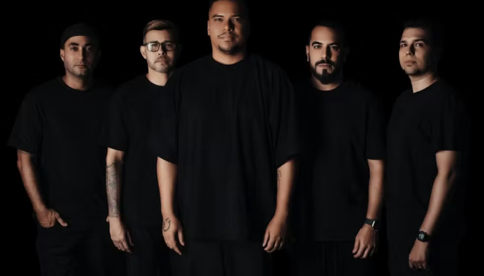 Divulgação Grupo sobe ao palco no sábado (25) e leva à Expo Macaé um repertório repleto de ...